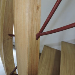 Escalier limon central, garde corps en fer forge, rambarde, balustrade en fer forgé, escalier fer forge chene, ferronnier, ferronnerie Pau, Angais, 64, orthez, Tarbes
