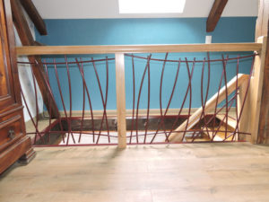 Escalier limon central, garde corps en fer forge, rambarde, balustrade en fer forgé, escalier fer forge chene, ferronnier, ferronnerie Pau, Angais, 64, orthez, Tarbes