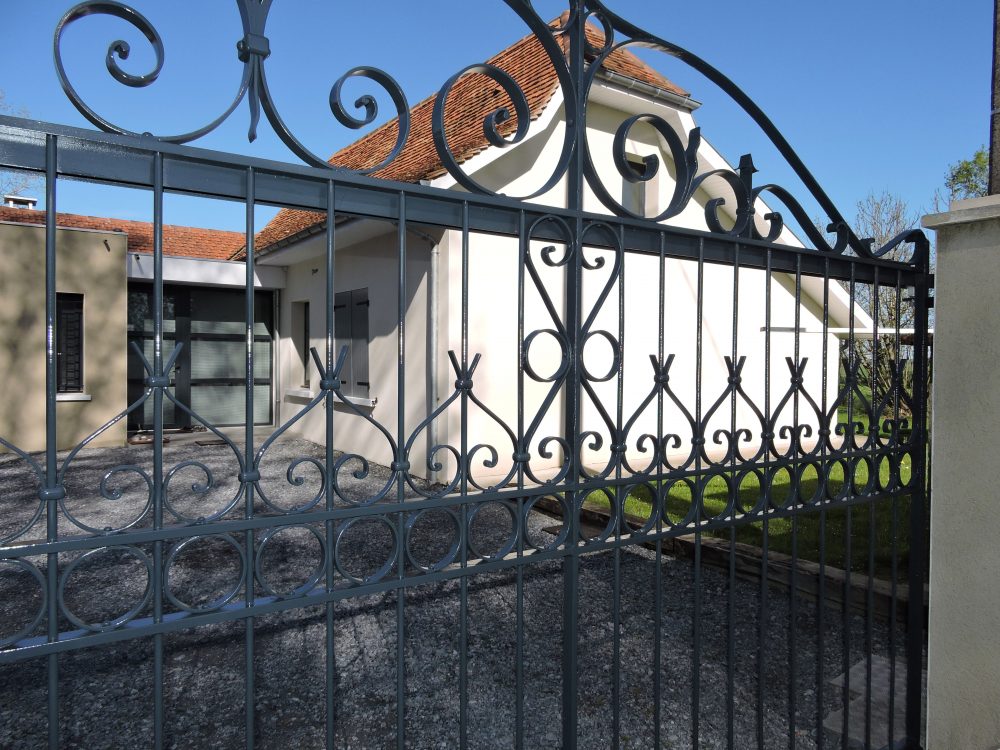 Portail en fer forgé – Réf CBT